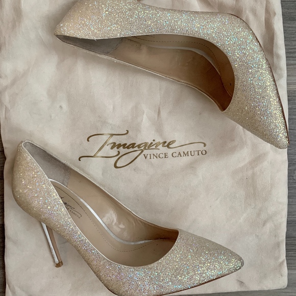 Vince Camuto Shoes - 🧣Imagine Vince Camuto Crystal Embellished Pumps
